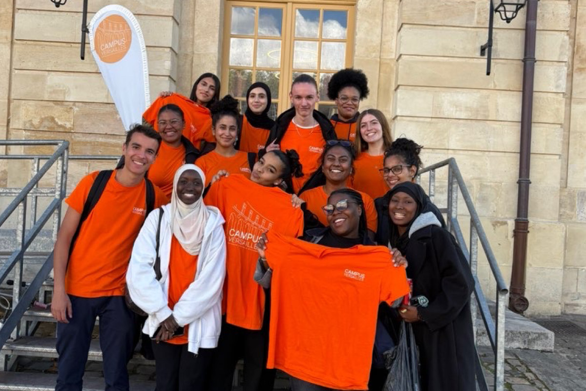 Des étudiantes et des étudiants de LP TTI visitent des logements de vacanciers. 